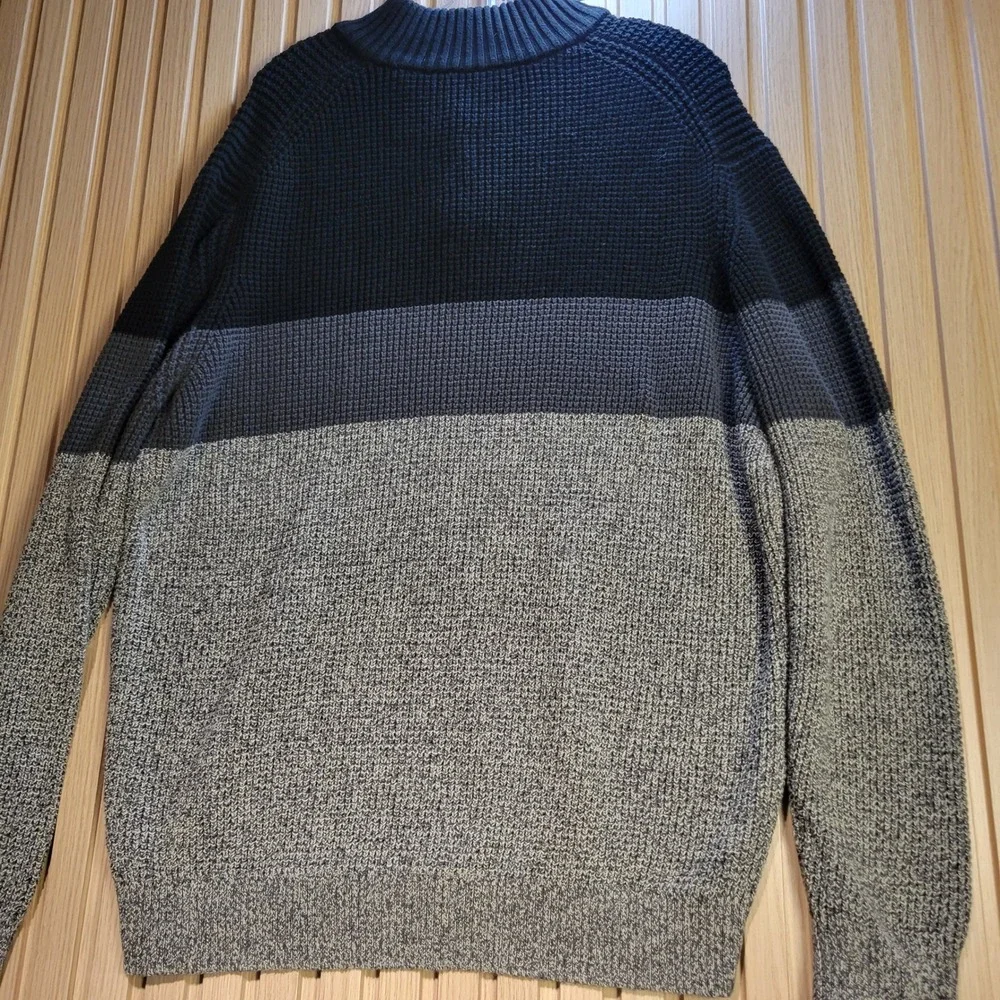 IZOD Mens XL Colorblock Henley Sweater Grey Black Waffle Knit Mock Neck Pullover